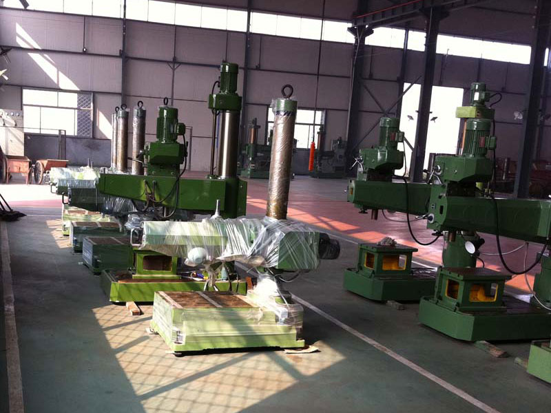 Z3732万向摇臂钻床