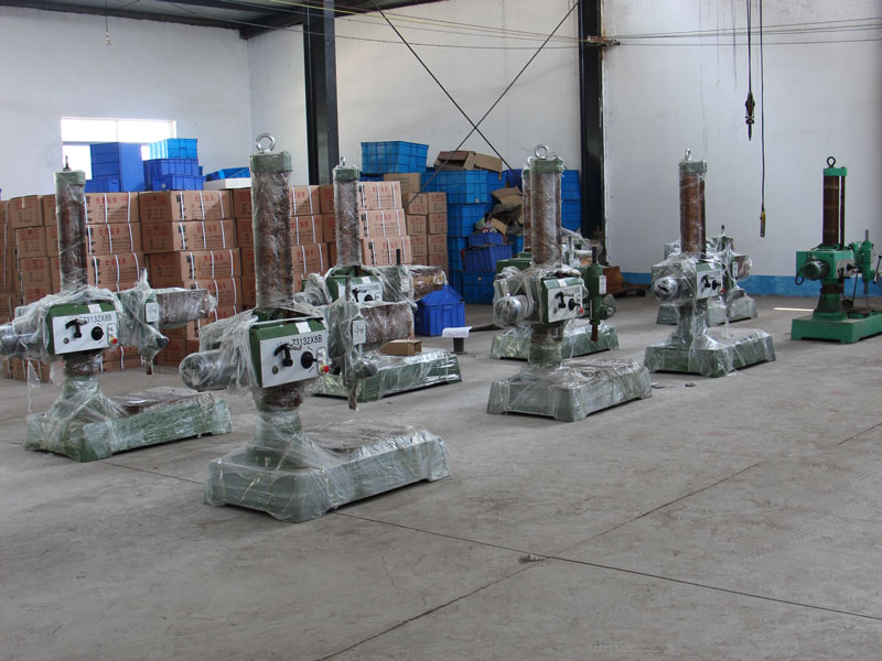 Z3732万向摇臂钻床